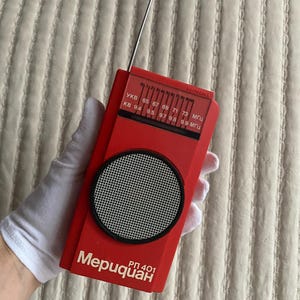 Vitage red soviet working radio