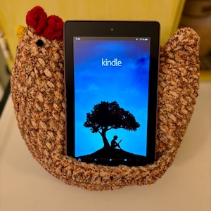 Chicken Kindle Stand, Plush hands free Hen e-reader Phone Holder, Handmade Crochet Kindle NOOK iPad Mini TV remote Pouf, Novelty Gift