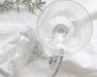 Coupes et Flutes à Champagne - La Table d'Arc