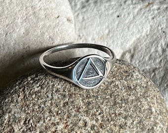 Zegelring met AA-symbool. Sterlingzilver 925