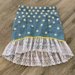 Daisy floral 80’s style boho bohemian gathered peplum hem skirt