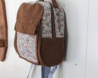 mini mochila hecha a mano