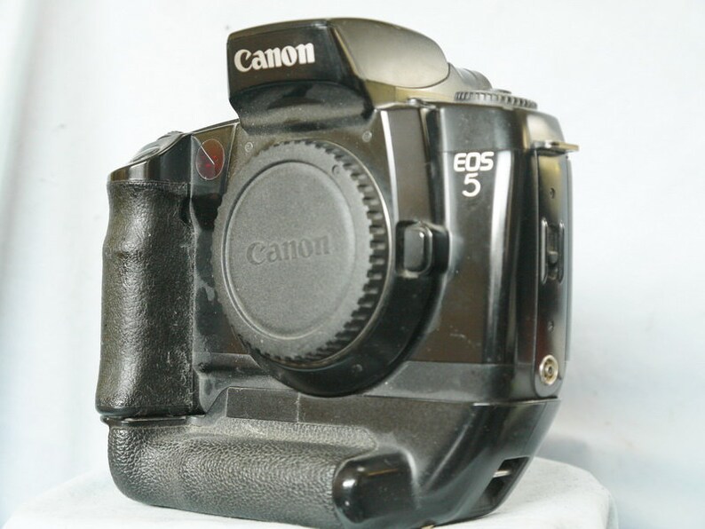 Nice Set- Canon EOS 5 A2 Professional 35mm SLR Camera cw Grip