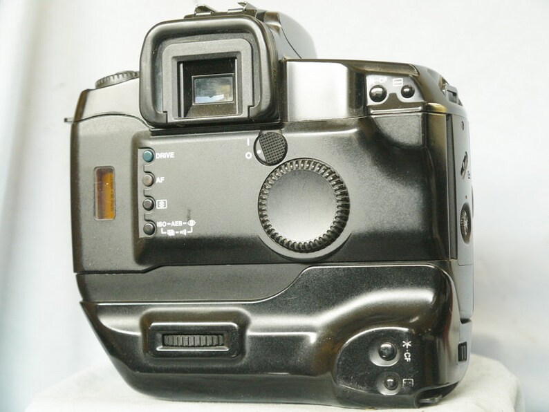 Nice Set- Canon EOS 5 A2 Professional 35mm SLR Camera cw Grip