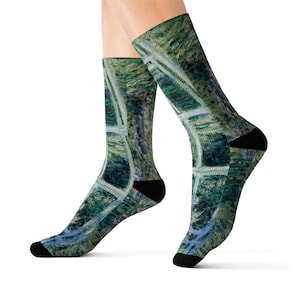 Claude Monet&#39;s Water Lilies & Japanese Bridge Socks