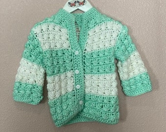 Vintage babygroen/witte gehaakte trui -6-12mon