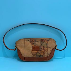 Bolso de hombro de piel ALVIERO MARTINI 1st CLASS con mapa geográfico clásico geométrico