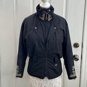 VINTAGE Fera Women’s Black Puffer Jacket w/Gold Design -4