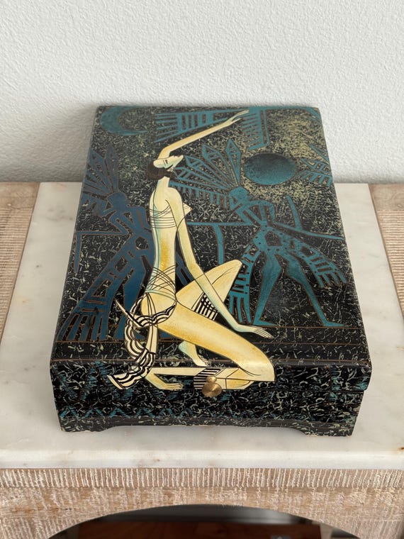 LA BELLE  Vintage Hand Painted Black Lacquer Asian Theme Jewelry Box