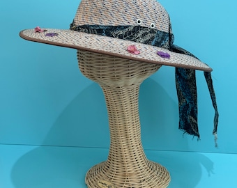 Vintage Women’s Straw Sun Hat w/Ribbon & Flowers