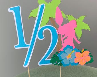 Adorno numerado para pastel de cumpleaños inspirado en Moana en colores tropicales.