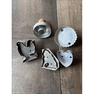 5 Vintage Metal Aluminum Cookie Cutters Chicken Donut Cat Heart Wood Knob