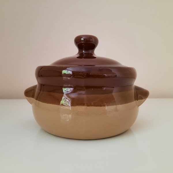 Vintage, stoneware, ceramic, casserole dish/pot/trinket box/storage