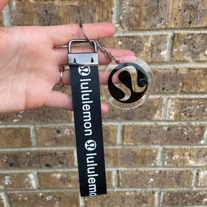 lululemon card holder keychain
