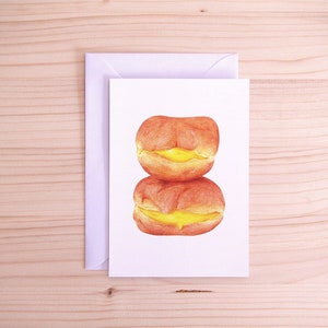 2 Bolas de Berlim Cartão Postal | Ilustração de pastelaria | Arte alimentar realista feita à mão | Donut Português | Sobremesa Com Creme | A6 | Envelope Branco