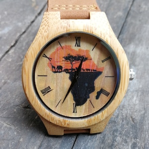 Afrika Karte Uhr, Tiere und Planet Erde, Tieruhr, Unisex Herren- und Frauenuhr, Holzuhr, Holzuhr, personalisiertes Weihnachtsgeschenk