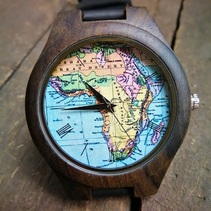 Montre carte de l'Afrique, carte nautique de l'Afrique, montre carte de l'Afrique vintage, montre en bois unisexe, cadeau personnalisé gravé 4 Noël