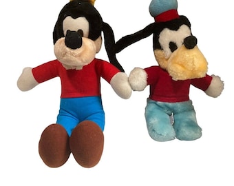 Lot of 2 Walt Disney Goofy Stuffed Animal Plushes Stuffie 16” 11” Vintage