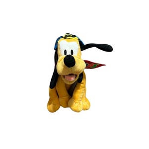 Peluche imbottito di Plutone, edizione parco a tema turistico di Walt Disney World 2005, alto 20 cm.