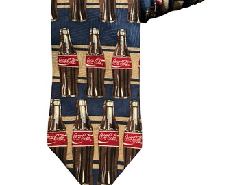 Gravata vintage com estampa de garrafas de vidro da Coca-Cola, 100% seda, fabricada nos Estados Unidos.