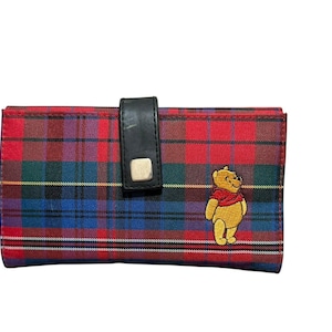 Cartera triple vintage de Winnie The Pooh de Disney Store con cuadros rojos y azules bordados
