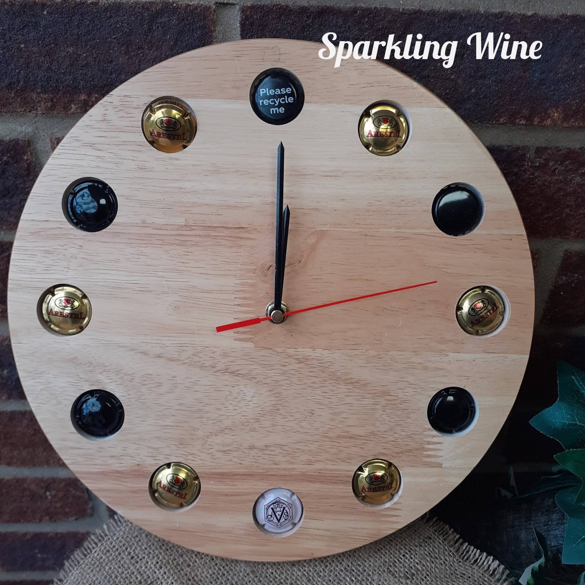 Unusual 25cm Wooden Bottle Cap Clock, Beer Caps, Cava Caps Wine Caps - Etsy