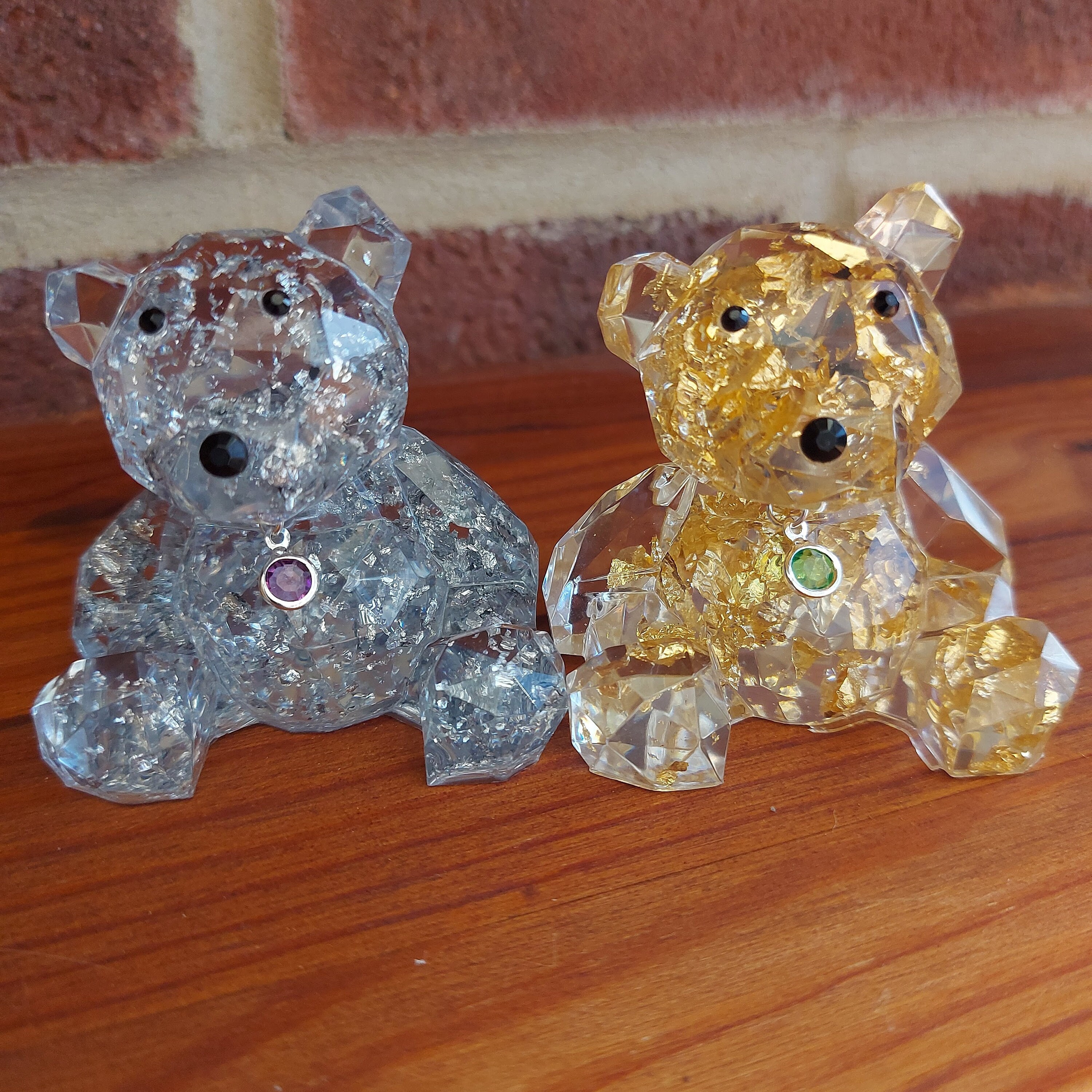 Stunning little faceted resin bears