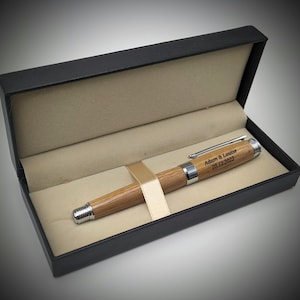 Penna da matrimonio personalizzata fatta a mano realizzata con penna a sfera in legno leveche di botte di whisky riciclata
