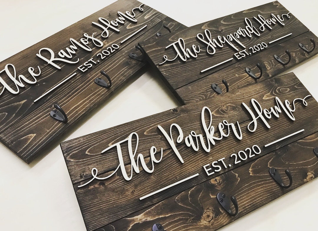 Personalized Last Name Key Holder, Wedding Gift, Housewarming Gift, Key Hanger, Wall Key Rack, Custom Wood Sign, Realtor Closing Gift