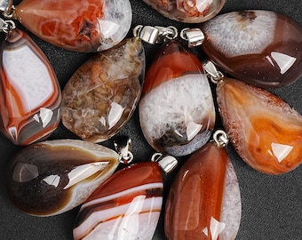 Collar de ágata roja natural auténtica con forma de lágrima y colgante de piedra preciosa curativa perforada en la parte superior