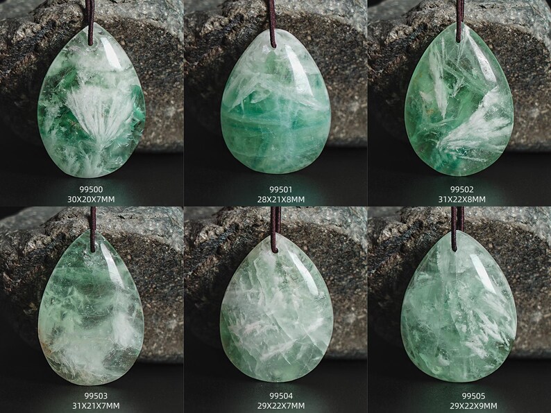 Pu&ograve; includere: Dieci ciondoli in fluorite verde e bianca, ognuno con un motivo unico. I ciondoli misurano circa 30 mm di lunghezza.