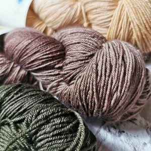 QUARTER ROUND hand dyed wool image 2
