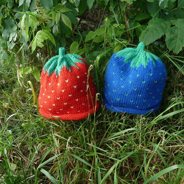 Strawberryhat - Jordgubbsmössa pour toutes les têtes, du prématuré à l'adulte. Tout le monde sera beau dans ce chapeau. Baby shower