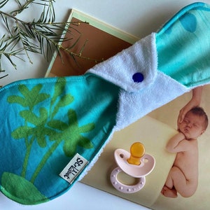 Waschbare Damenbinde nach der Geburt