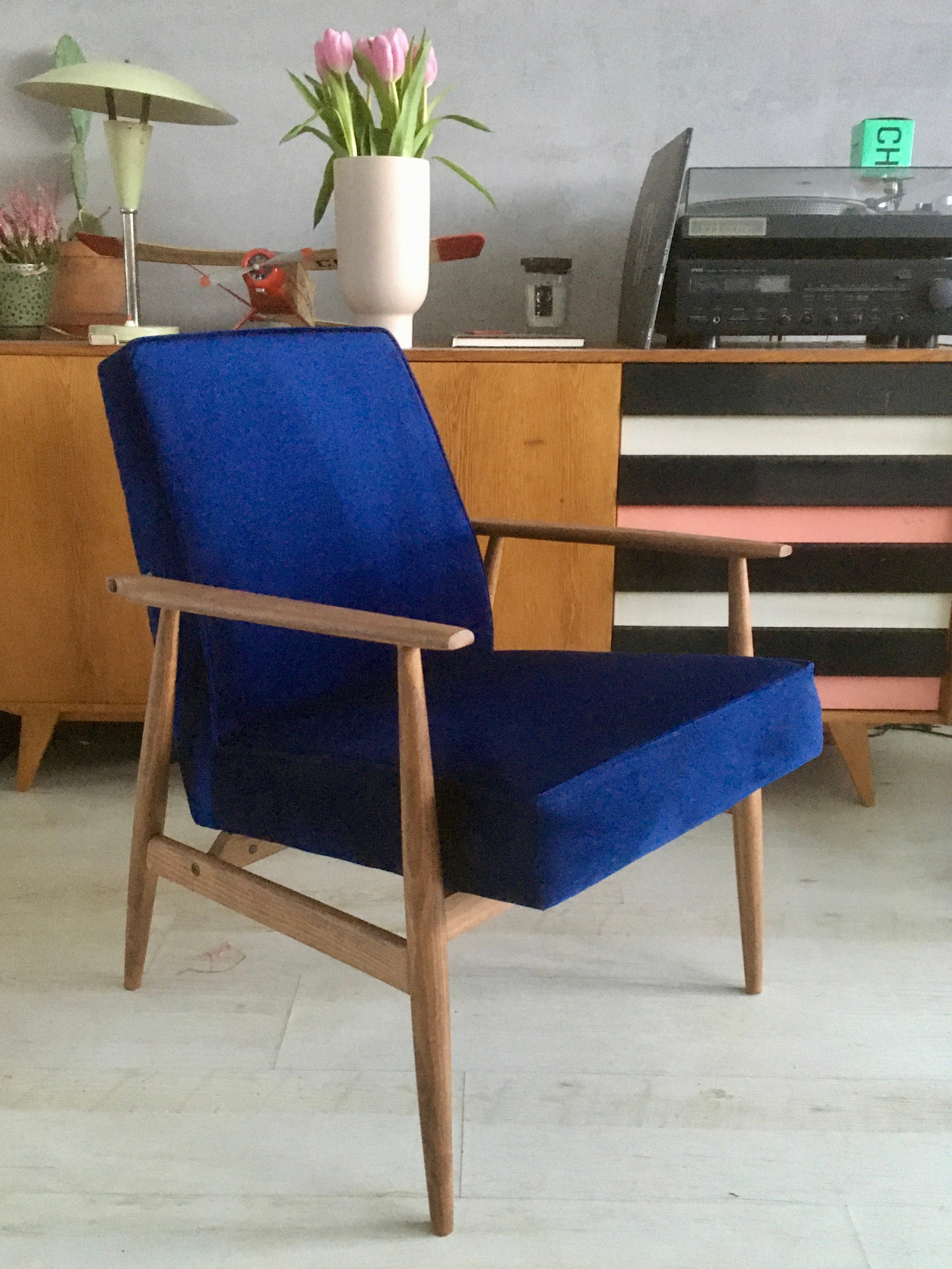 Navy mid online century chair