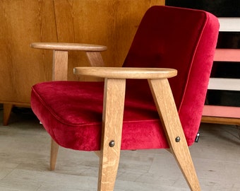 Original polish mid-century 366 oak frame chair designed in 1962 by J. Chierowski. PERSONALIZATION