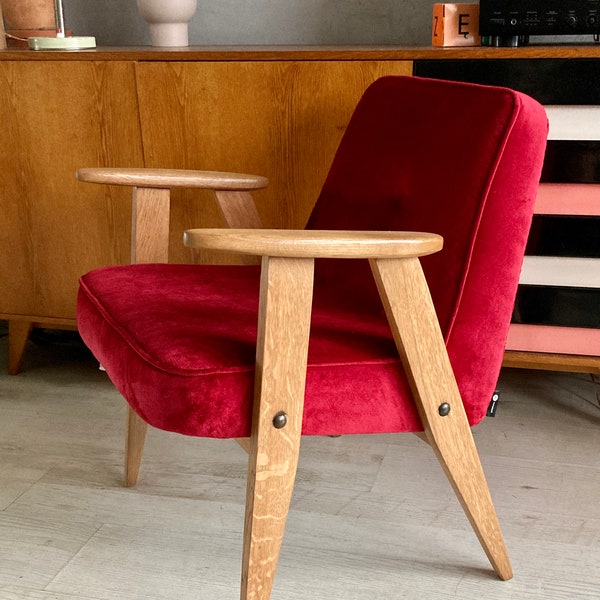 Original polish mid-century 366 oak frame chair designed in 1962 by J. Chierowski. PERSONALIZATION