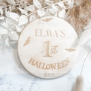First Halloween wooden pumpkin, photo prop, 1st Halloween prop, personalised engraved Halloween decoration, keepsake decoration, gift, disc