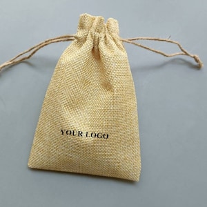Paquete de 100 bolsas de yute personalizadas, bolsas para jabón, bolsas para regalos de boda, bolsas para baby shower, bolsas de arpillera personalizadas para agradecimientos.