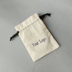 100 bolsas de joyería personalizadas a granel, bolsas de algodón con cordón y cinta, bolsas de joyería con diseño de logotipo personalizado.