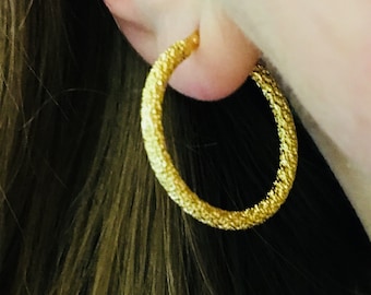 Boucles d’oreilles 14k Solid Gold Earop Latch Back Mate Gold, Gold Hoops, Matte Hoops, Solid Gold Hoops, Big Gold Hoops, Gold Gift, Gift for Her, Gift for Her