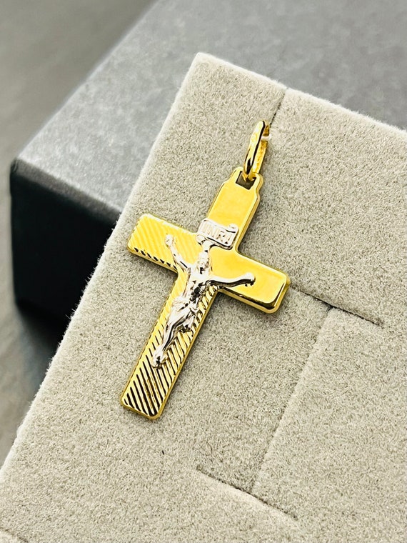 Ciondolo Croce Gesù Crocifisso In Oro Giallo 14kt Con Catena Cubana 22cm – Nuovo