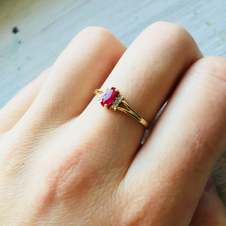 Ring for Women Red Gold Ring Red Stone ring Garnet Gold Ring Oval Stone Ring Gift for Her Gemstone Solid Gold Ring Solid Gold 14k