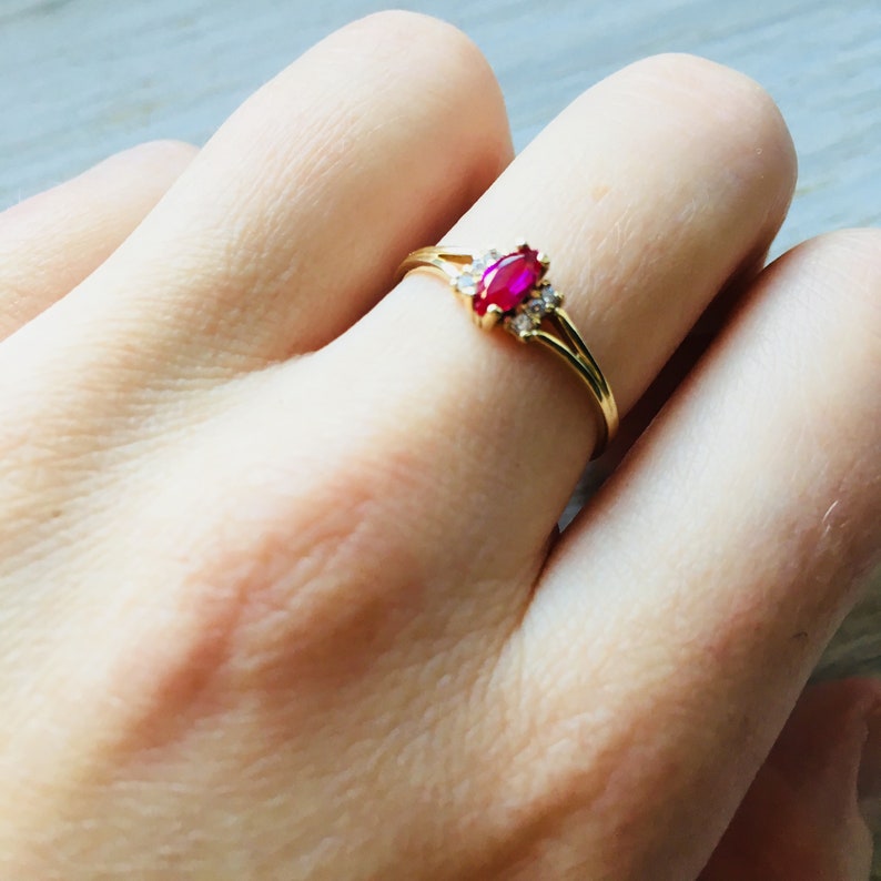 Ring for Women Red Gold Ring Red Stone ring Garnet Gold Ring Oval Stone Ring Gift for Her Gemstone Solid Gold Ring Solid Gold 14k