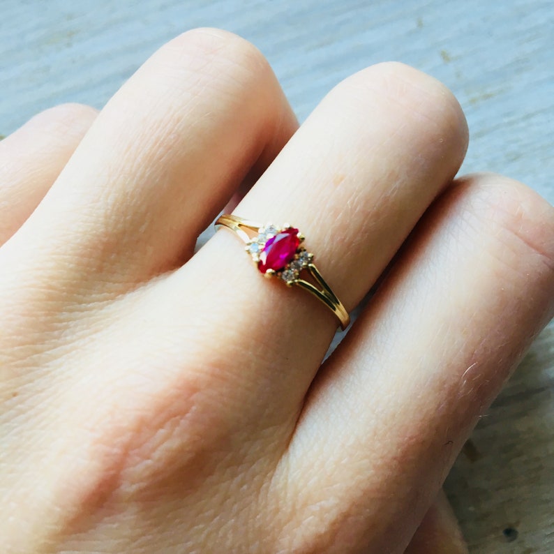 Ring for Women Red Gold Ring Red Stone ring Garnet Gold Ring Oval Stone Ring Gift for Her Gemstone Solid Gold Ring Solid Gold 14k