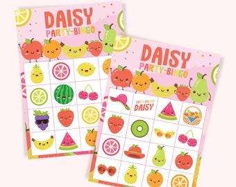 Könnte beinhalten: Zwei rosa Bingokarten mit dem Titel "Daisy Party-Bingo". Jede Karte hat ein 5x5-Raster mit verschiedenen Fruchtillustrationen. Die Früchte umfassen Ananas, Wassermelone, Kirschen, Zitrone, Limette, Orange, Erdbeere, Banane, Kiwi, Trauben und eine Birne.