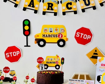 Ruote sul cartello della festa in autobus/ritagli per la festa