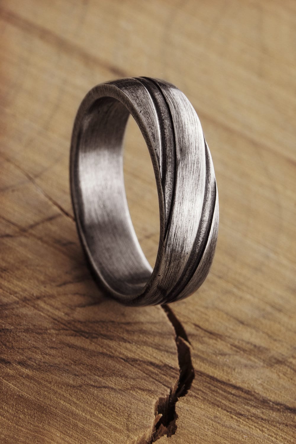 Onverbiddelijk Voorvoegsel suspensie Oxidized Silver Ring With Engraved Lines 925 Solid Sterling - Etsy