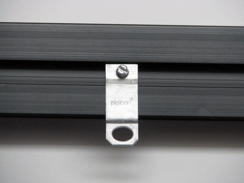 Omni Hanger, Metal Aluminum Frame Hardware, Genuine Nielsen® Brand, 50