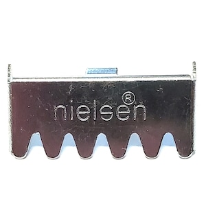 Notched (Sawtooth) Hanger, Nielsen® Brand, Metal Frame Hardware, 10, 24 Packs